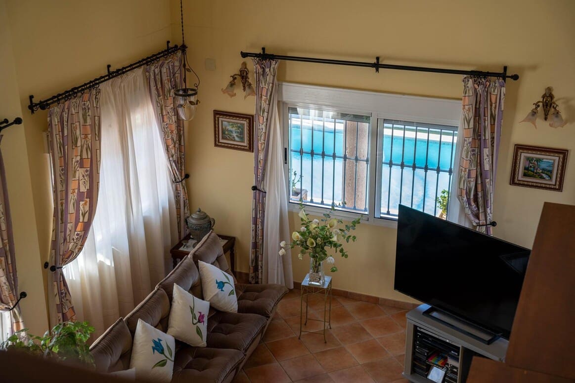 4 Zimmer Villa zu verkaufen in Orihuela mit Pool Garage - 650.000 € (Ref: 10172489)