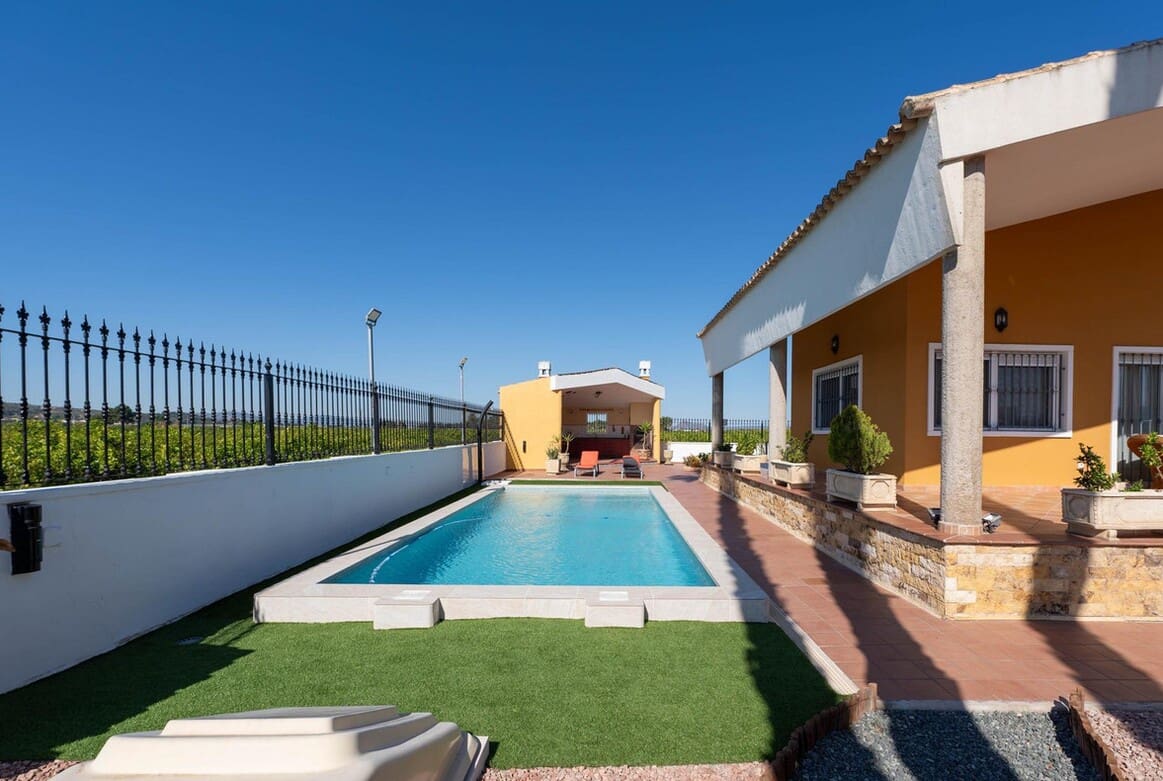 4 Zimmer Villa zu verkaufen in Orihuela mit Pool Garage - 650.000 € (Ref: 10172489)