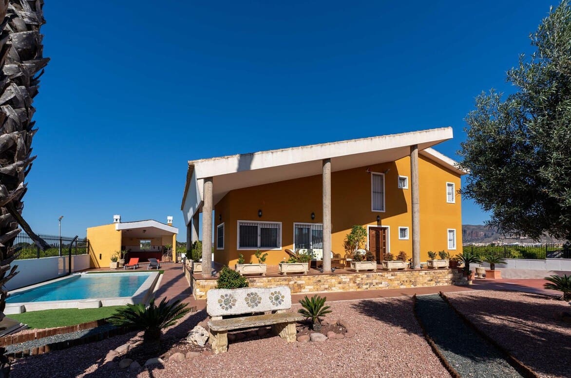 4 Zimmer Villa zu verkaufen in Orihuela mit Pool Garage - 650.000 € (Ref: 10172489)