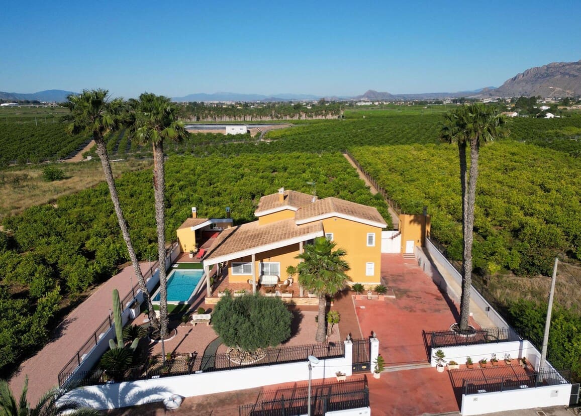 4 Zimmer Villa zu verkaufen in Orihuela mit Pool Garage - 650.000 € (Ref: 10172489)