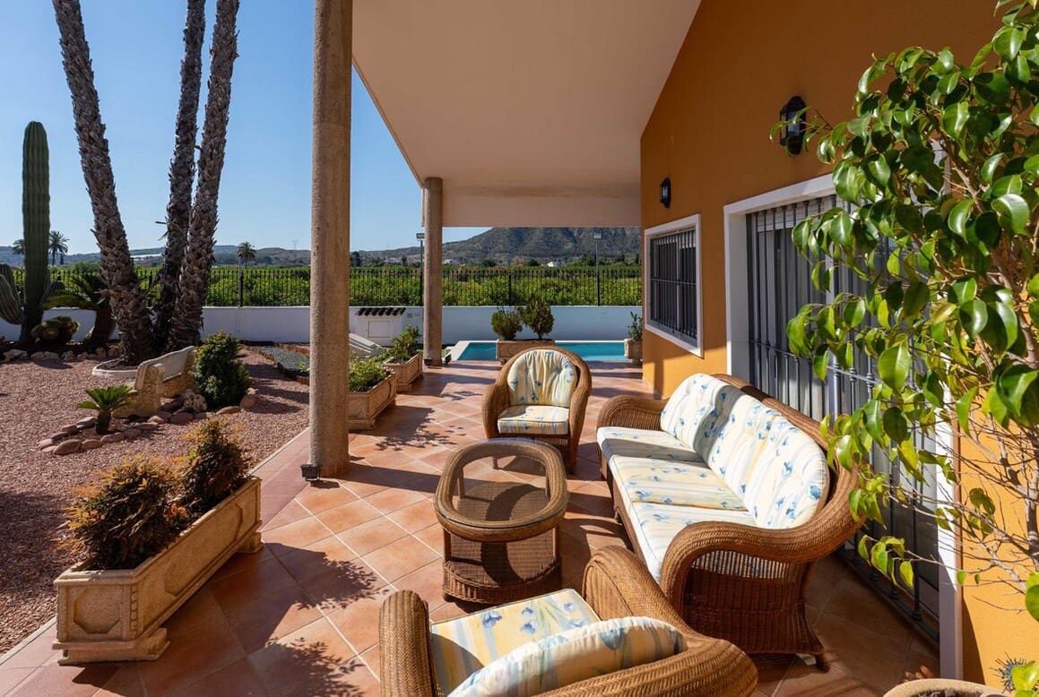 4 Zimmer Villa zu verkaufen in Orihuela mit Pool Garage - 650.000 € (Ref: 10172489)
