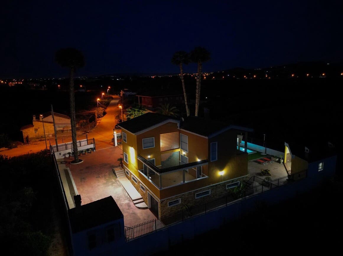 4 Zimmer Villa zu verkaufen in Orihuela mit Pool Garage - 650.000 € (Ref: 10172489)