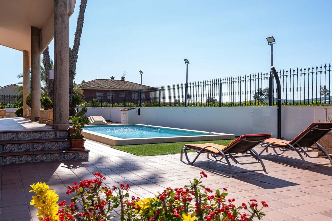 4 Zimmer Villa zu verkaufen in Orihuela mit Pool Garage - 650.000 € (Ref: 10172489)