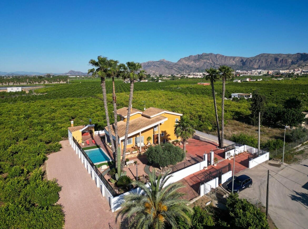 4 Zimmer Villa zu verkaufen in Orihuela mit Pool Garage - 650.000 € (Ref: 10172489)