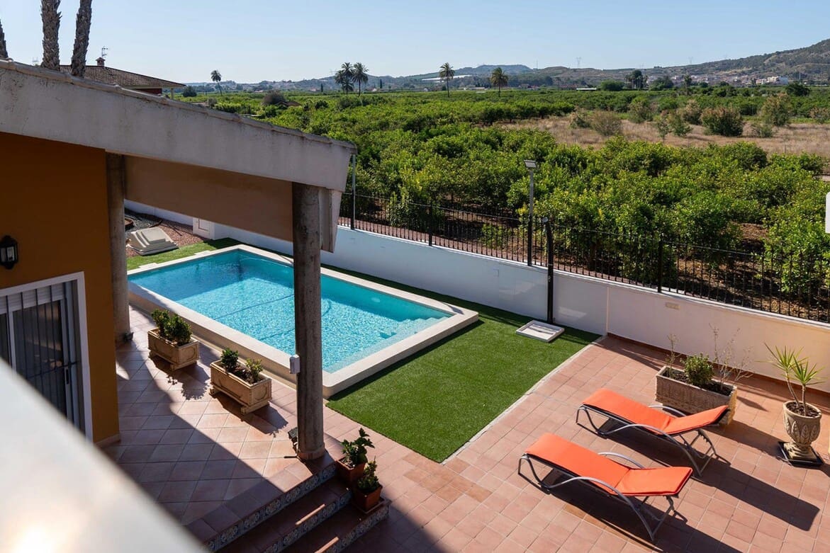 4 Zimmer Villa zu verkaufen in Orihuela mit Pool Garage - 650.000 € (Ref: 10172489)