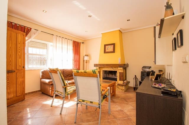 3 makuuhuone Huvila myytävänä paikassa Puerto Deportivo, Torrevieja mukana uima-altaan 
autotalli - 510 000 € (Ref: 10172490)