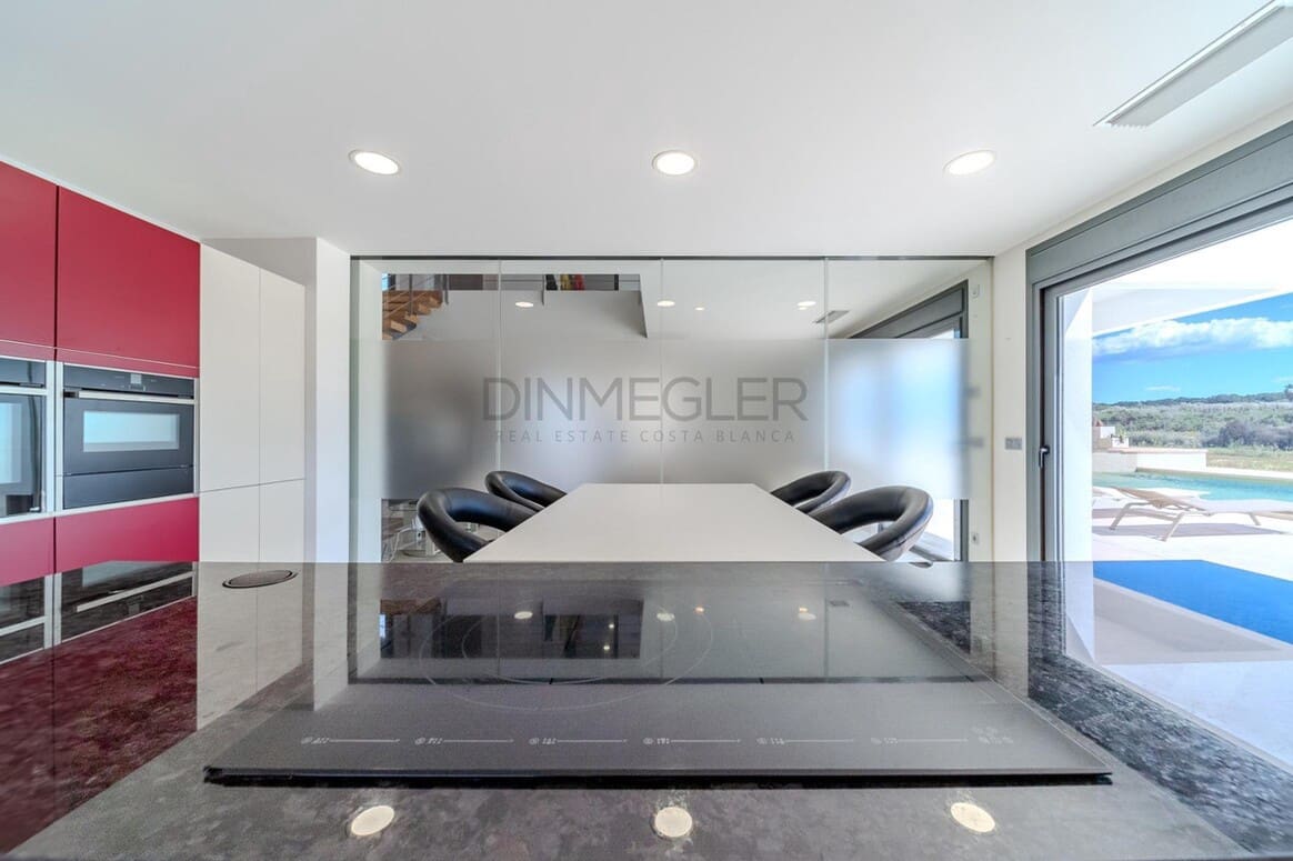 5 Zimmer Villa zu verkaufen in San Fulgencio mit Pool Garage - 990.000 € (Ref: 10172495)
