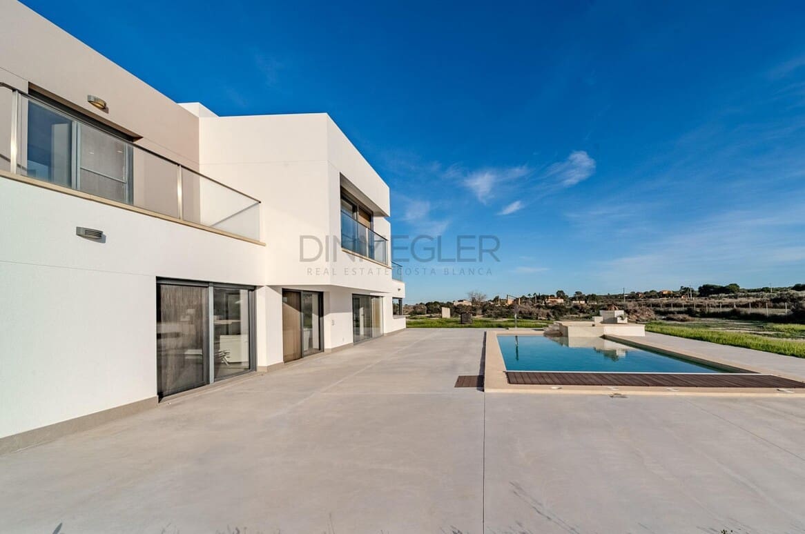 5 Zimmer Villa zu verkaufen in San Fulgencio mit Pool Garage - 990.000 € (Ref: 10172495)