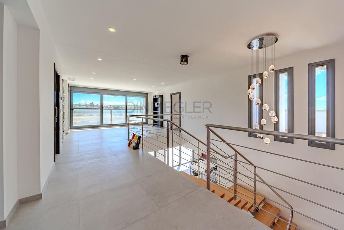 5 Zimmer Villa zu verkaufen in San Fulgencio mit Pool Garage - 990.000 € (Ref: 10172495)
