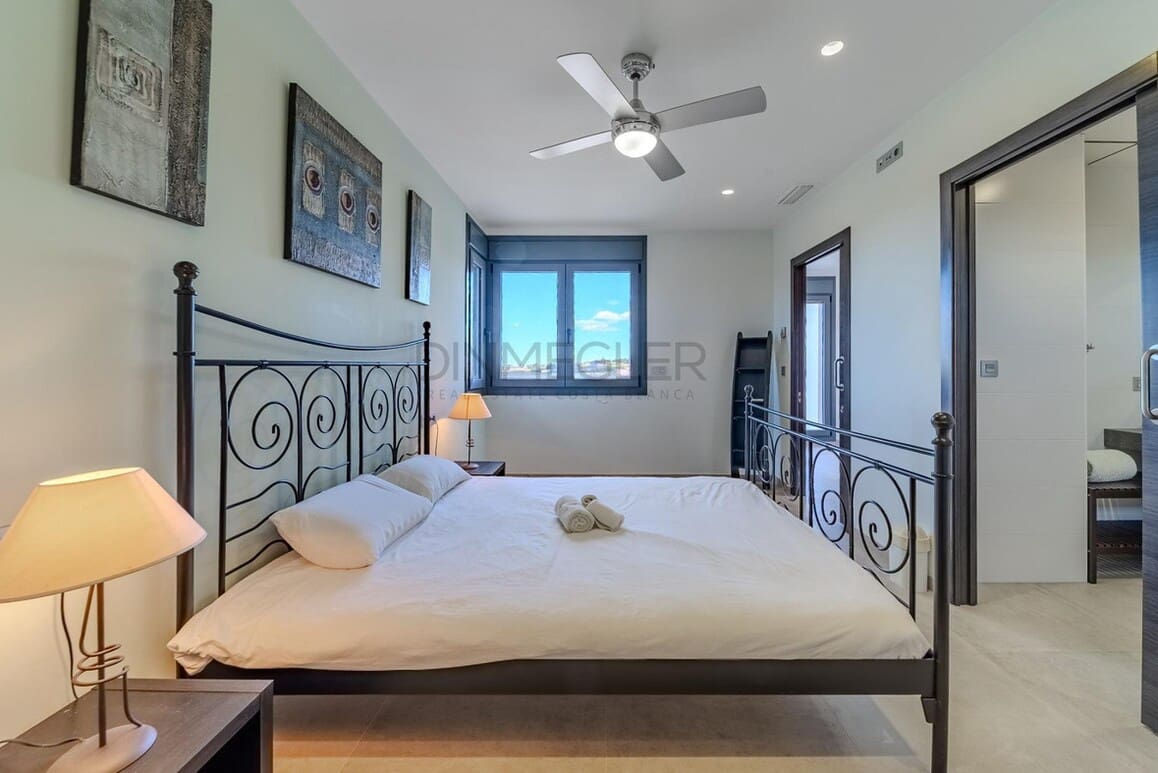 5 Zimmer Villa zu verkaufen in San Fulgencio mit Pool Garage - 990.000 € (Ref: 10172495)