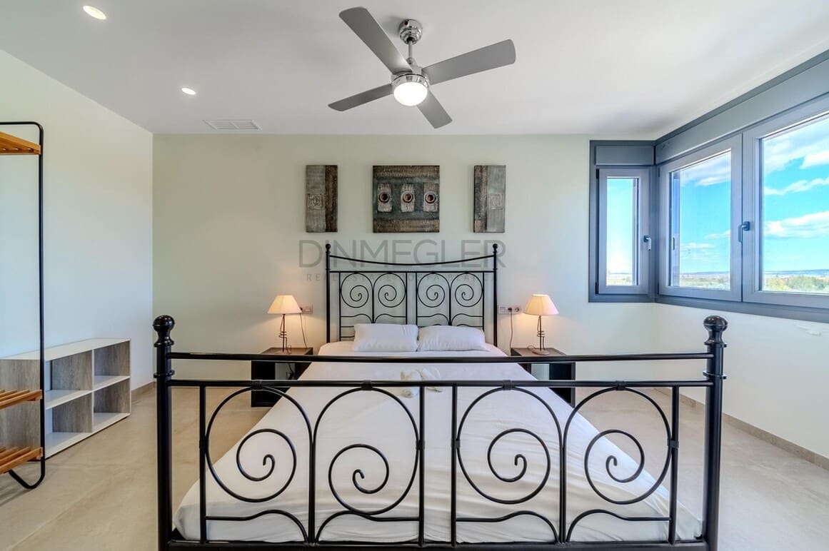 5 Zimmer Villa zu verkaufen in San Fulgencio mit Pool Garage - 990.000 € (Ref: 10172495)