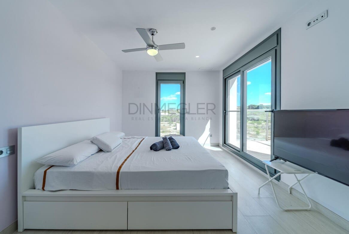 5 Zimmer Villa zu verkaufen in San Fulgencio mit Pool Garage - 990.000 € (Ref: 10172495)