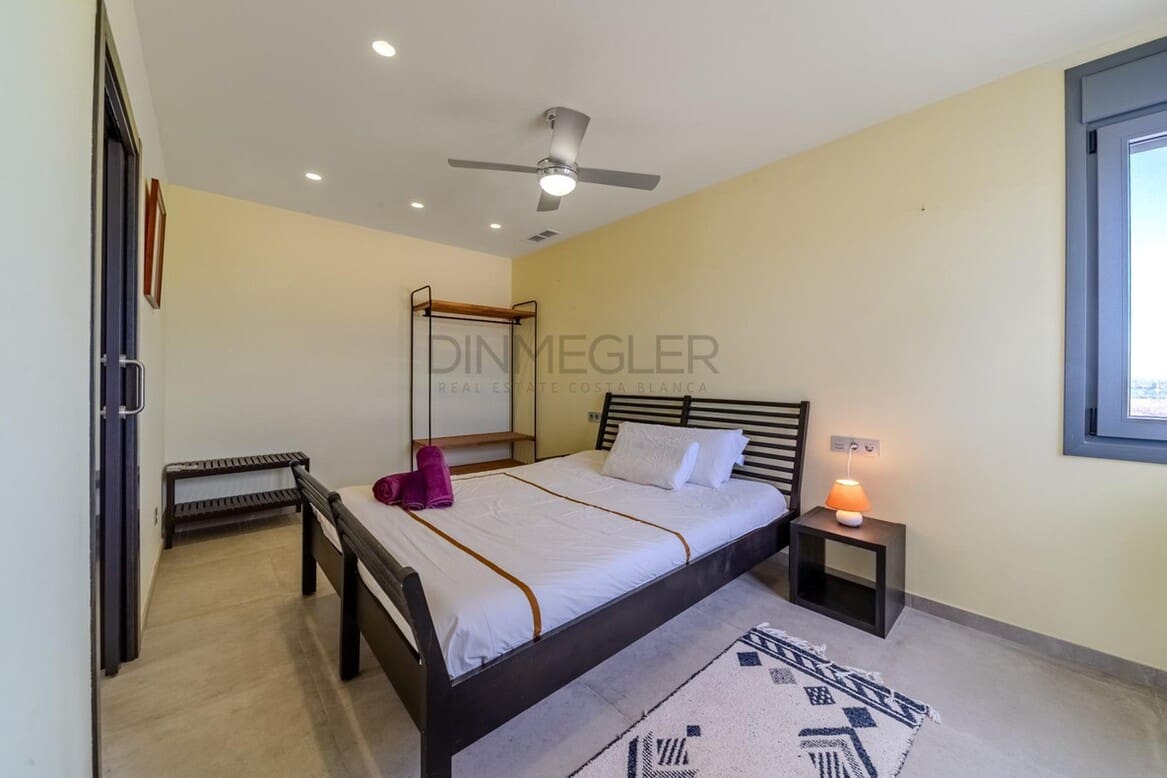 5 Zimmer Villa zu verkaufen in San Fulgencio mit Pool Garage - 990.000 € (Ref: 10172495)