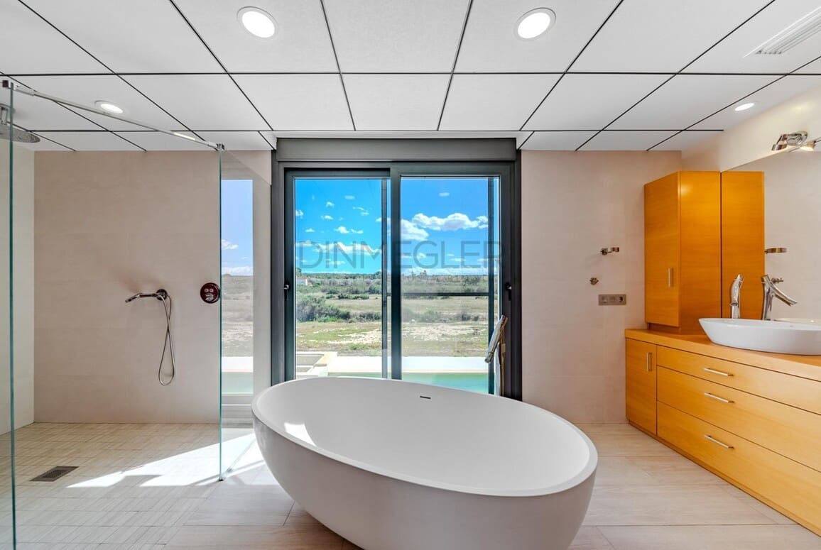 5 Zimmer Villa zu verkaufen in San Fulgencio mit Pool Garage - 990.000 € (Ref: 10172495)