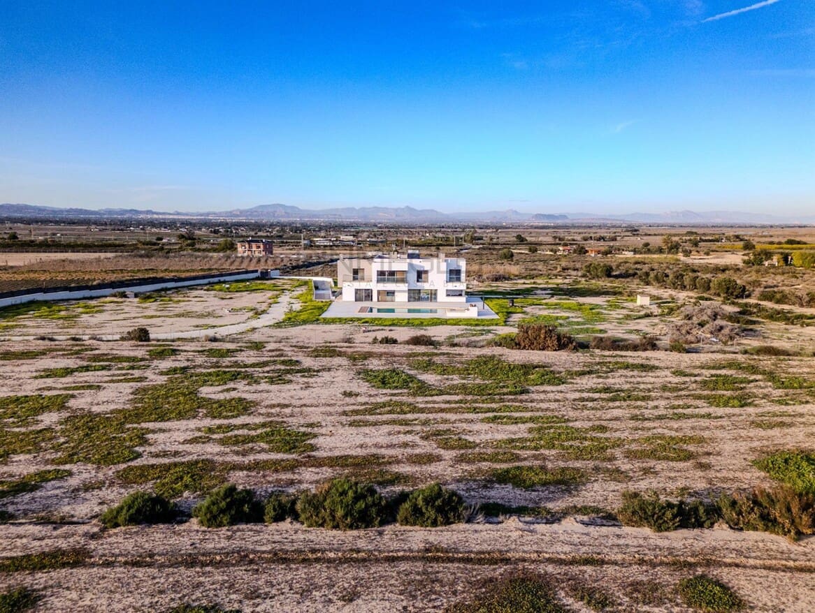 5 Zimmer Villa zu verkaufen in San Fulgencio mit Pool Garage - 990.000 € (Ref: 10172495)