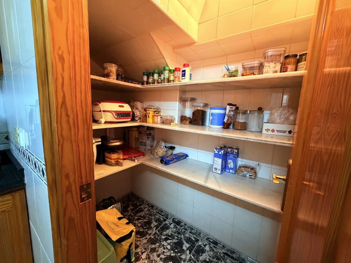 4 slaapkamer Villa te koop in Santa Pola met garage - € 265.000 (Ref: 10172498)