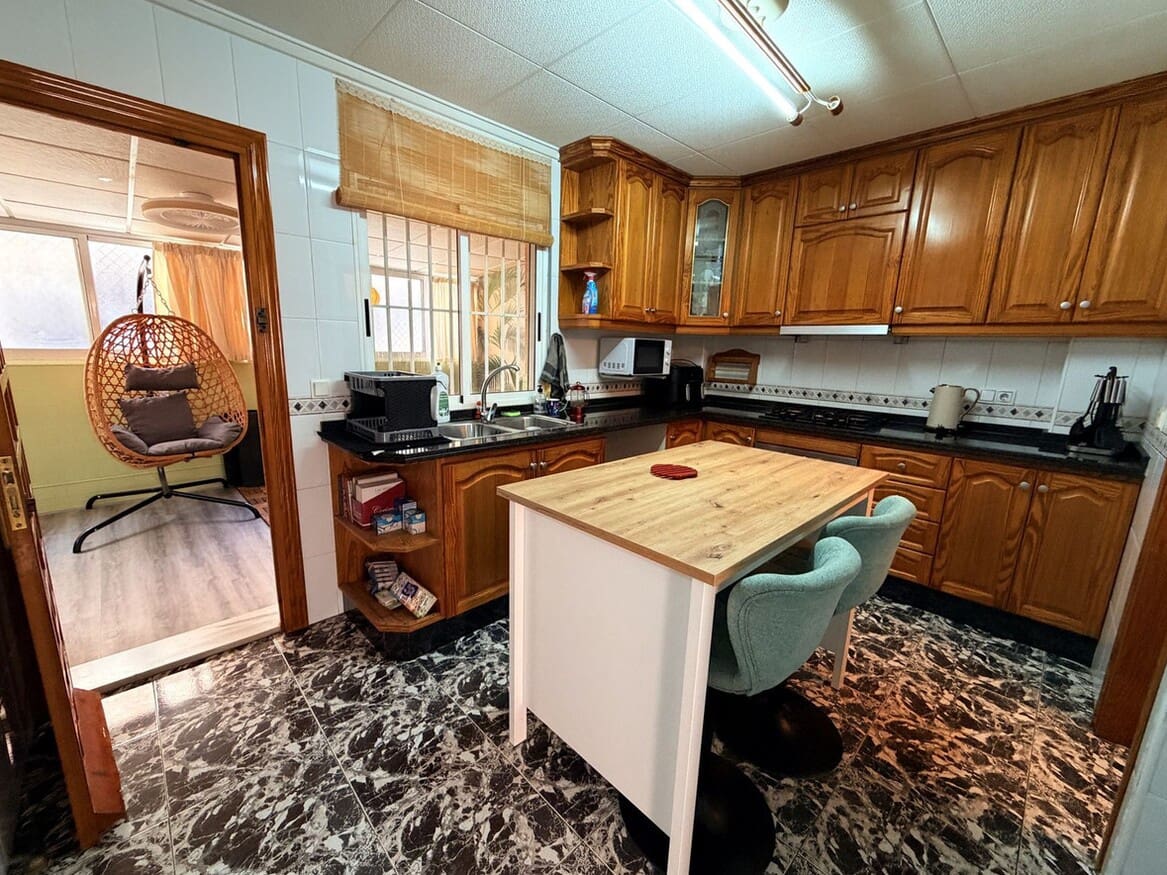4 slaapkamer Villa te koop in Santa Pola met garage - € 265.000 (Ref: 10172498)