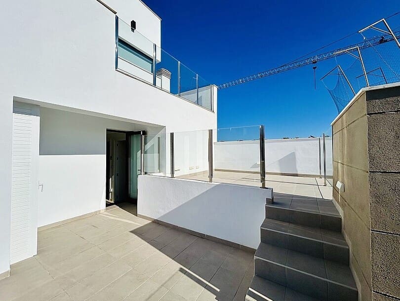 Chalet de 3 habitaciones en Guardamar del Segura en venta con piscina garaje - 580.000 € (Ref: 10172500)