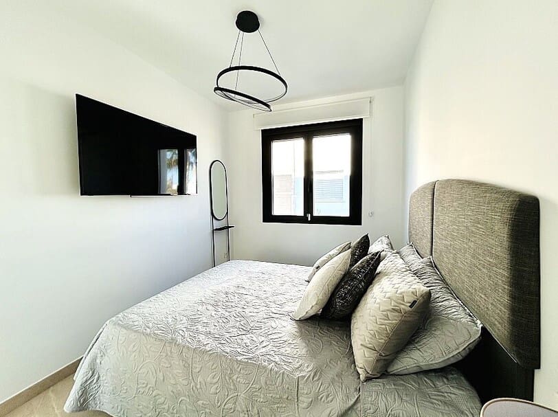Chalet de 3 habitaciones en Guardamar del Segura en venta con piscina garaje - 580.000 € (Ref: 10172500)