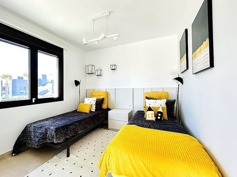 Chalet de 3 habitaciones en Guardamar del Segura en venta con piscina garaje - 580.000 € (Ref: 10172500)