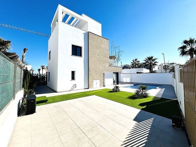 Chalet de 3 habitaciones en El Raso, Guardamar del Segura en venta con piscina garaje - 580.000 € (Ref: 10172500)