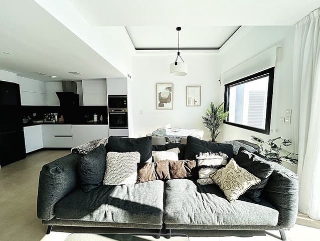 Chalet de 3 habitaciones en El Raso, Guardamar del Segura en venta con piscina garaje - 580.000 € (Ref: 10172500)