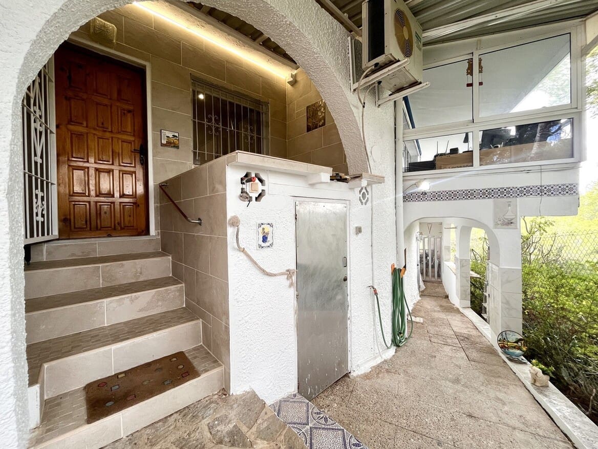 3 bedroom Villa for sale in Pinar de Campoverde with garage - € 329,950 (Ref: 10172504)