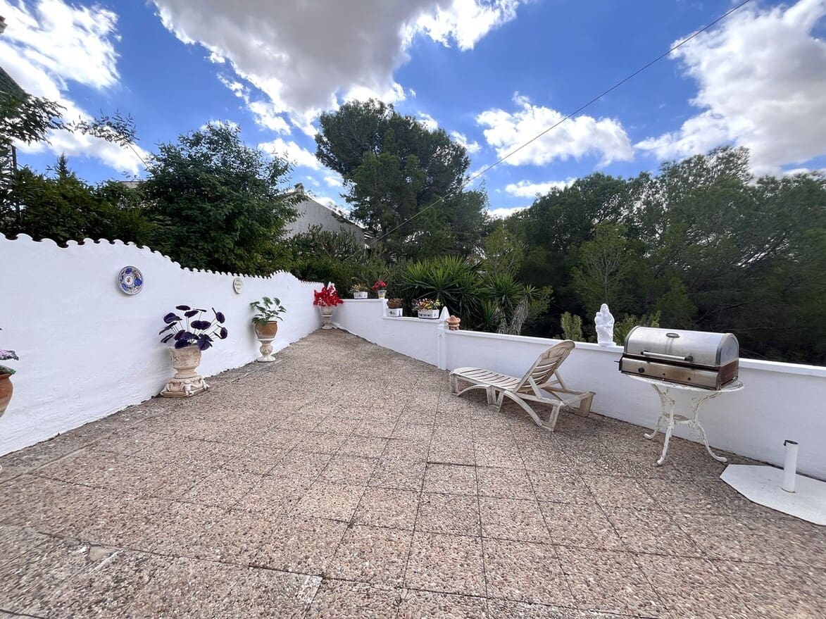 3 bedroom Villa for sale in Pinar de Campoverde with garage - € 329,950 (Ref: 10172504)