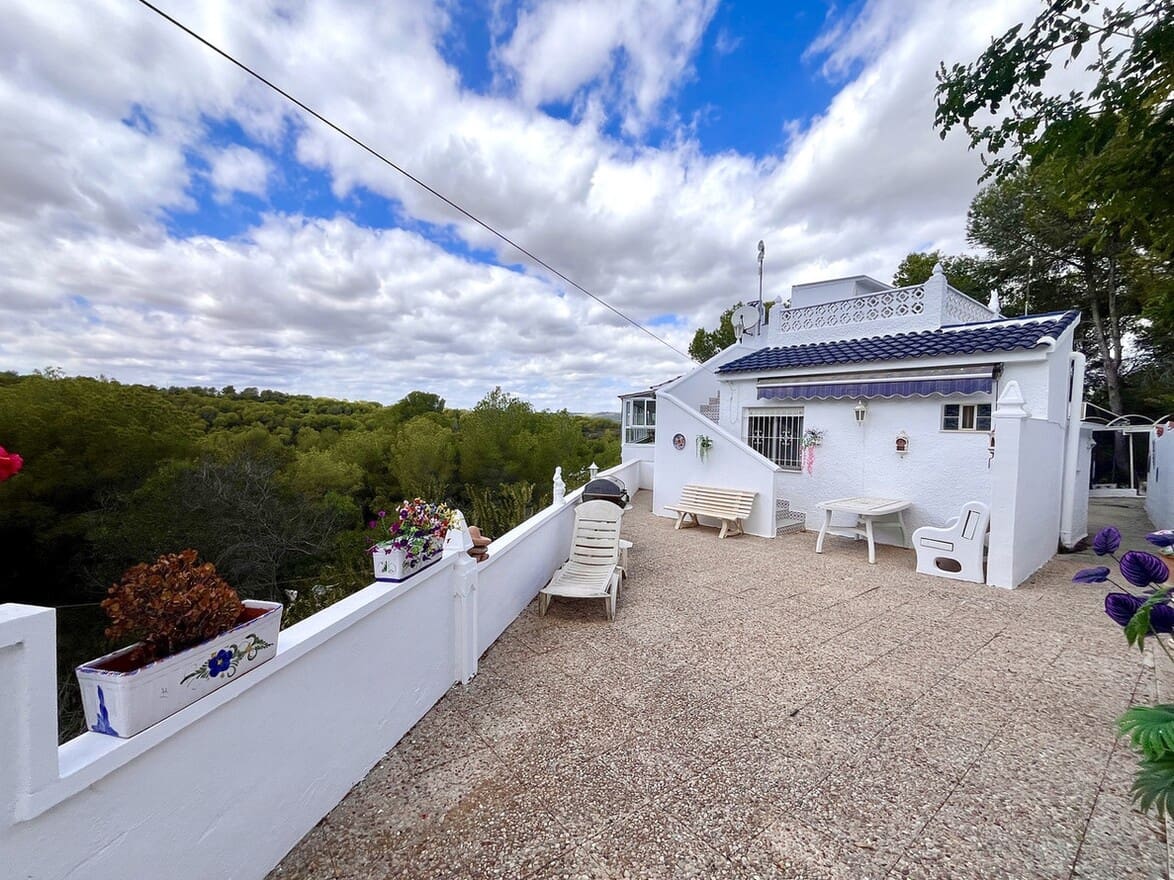 3 bedroom Villa for sale in Pinar de Campoverde with garage - € 329,950 (Ref: 10172504)