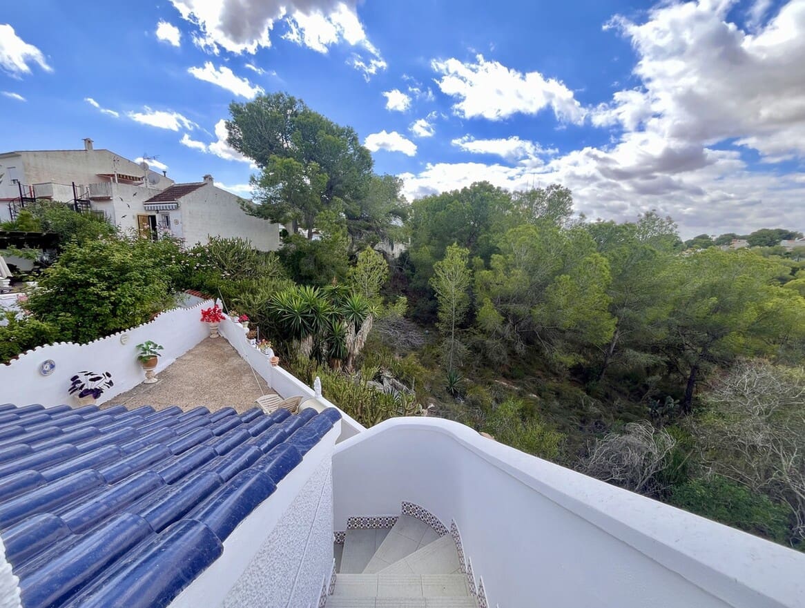 3 bedroom Villa for sale in Pinar de Campoverde with garage - € 329,950 (Ref: 10172504)