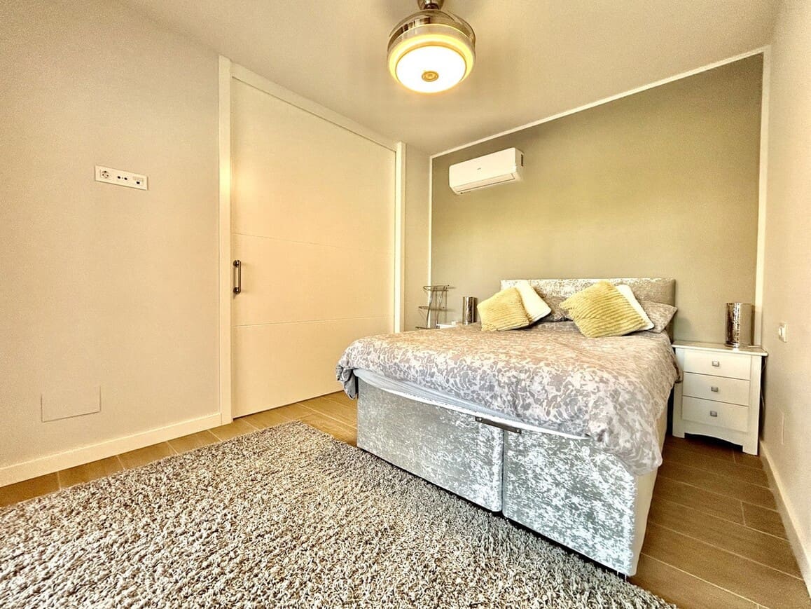 2 sypialnia Apartament na sprzedaż w Orihuela Costa z basenem garażem - 259 995 € (Ref: 10172514)