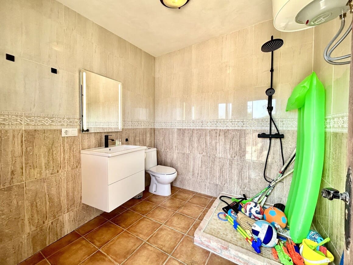 5 soverom Villa til salgs i La Zenia med svømmebasseng garasje - € 839 995 (Ref: 10172515)