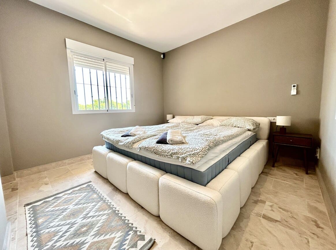 5 soverom Villa til salgs i La Zenia med svømmebasseng garasje - € 839 995 (Ref: 10172515)