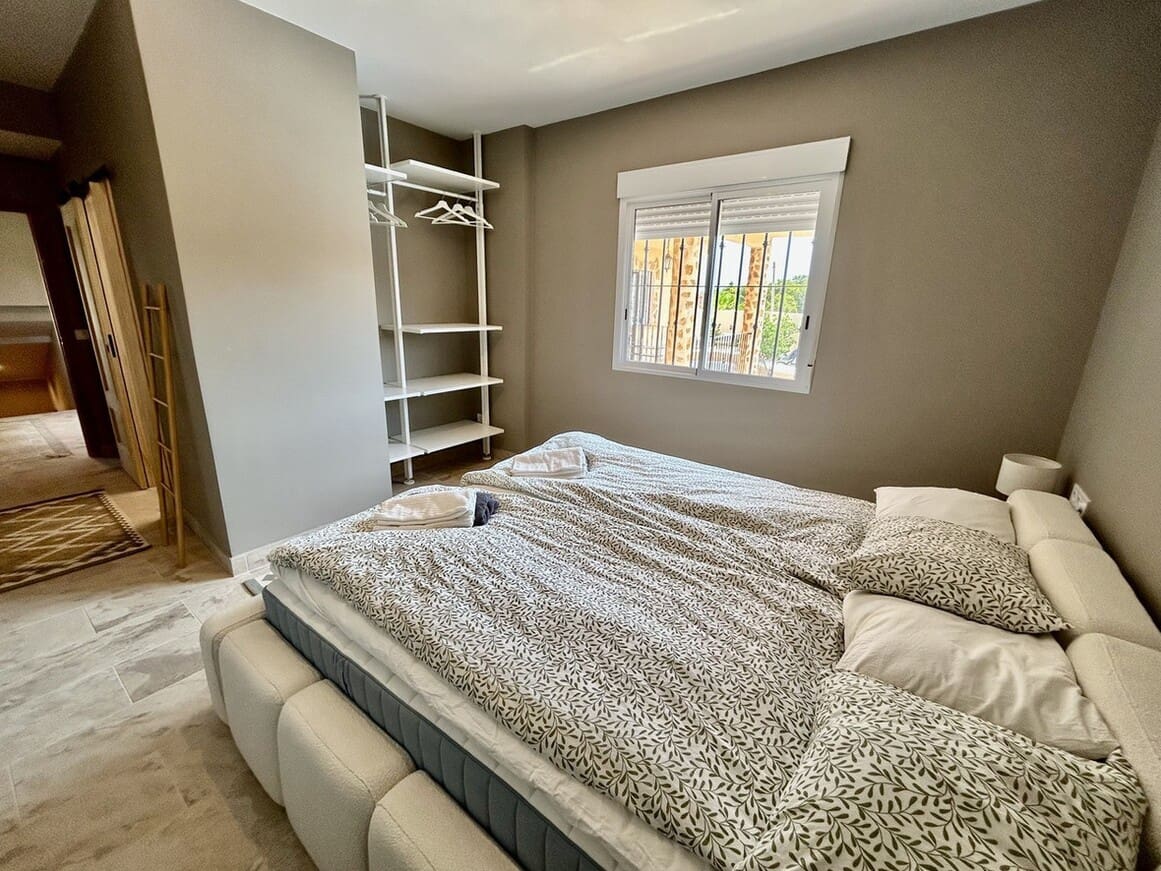 5 soverom Villa til salgs i La Zenia med svømmebasseng garasje - € 839 995 (Ref: 10172515)