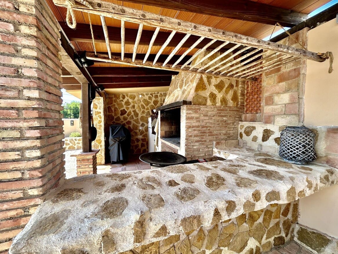 5 soverom Villa til salgs i La Zenia med svømmebasseng garasje - € 839 995 (Ref: 10172515)
