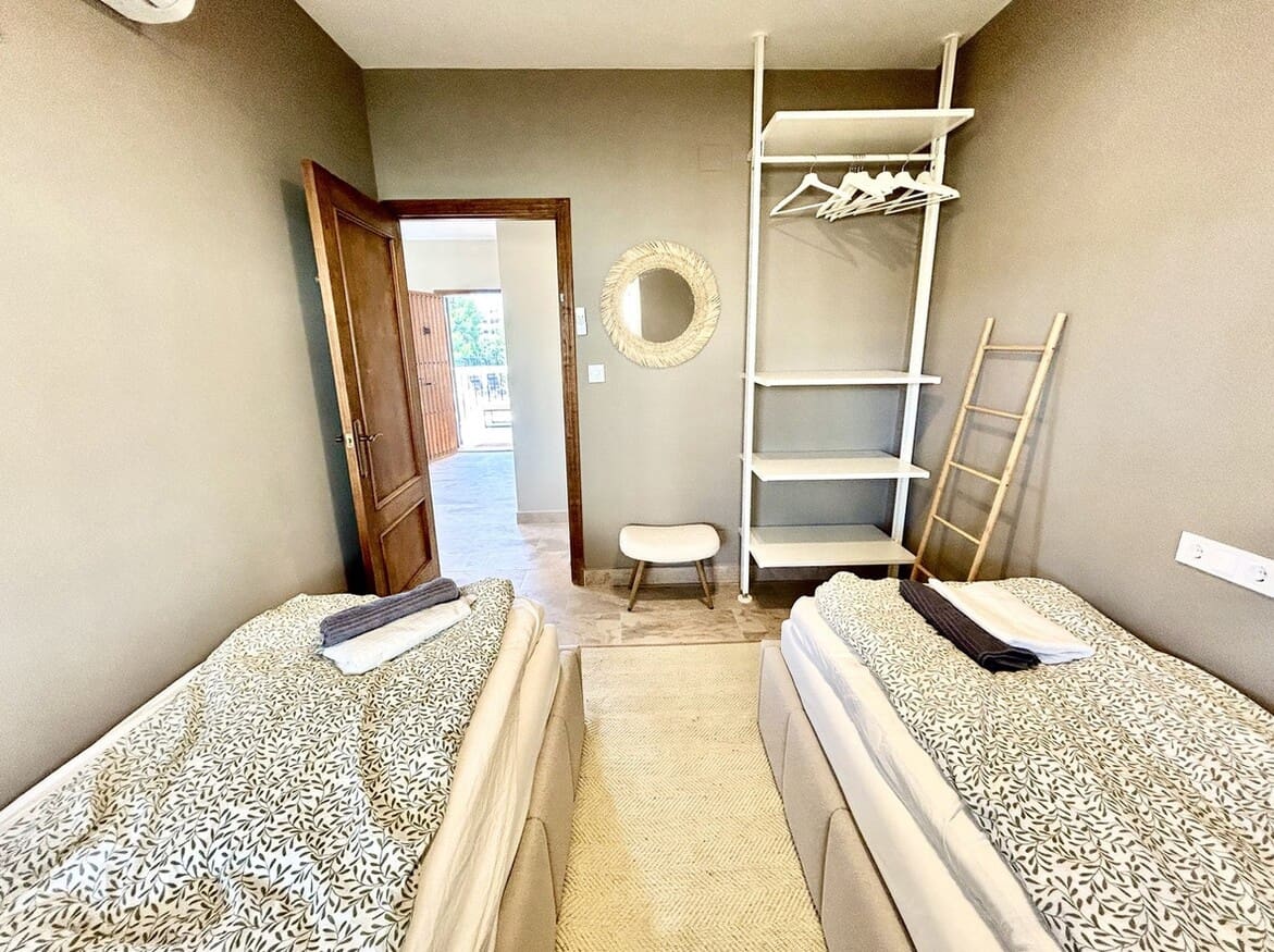 5 soverom Villa til salgs i La Zenia med svømmebasseng garasje - € 839 995 (Ref: 10172515)