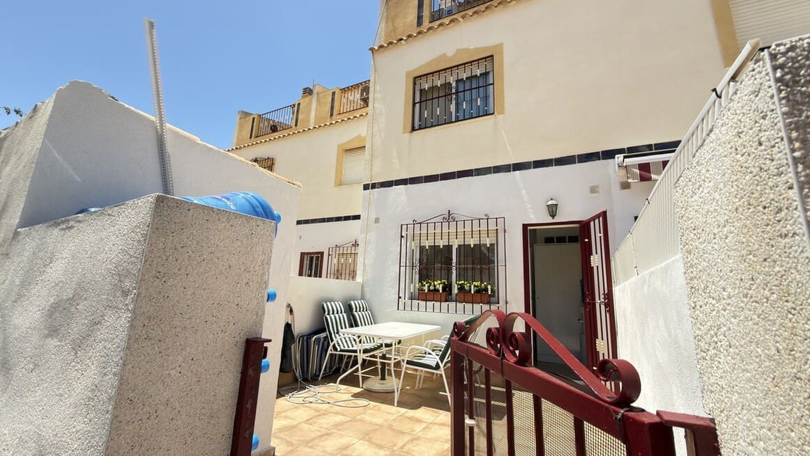 3 soverom Hus til salgs i La Zenia med svømmebasseng - € 209 950 (Ref: 10172517)