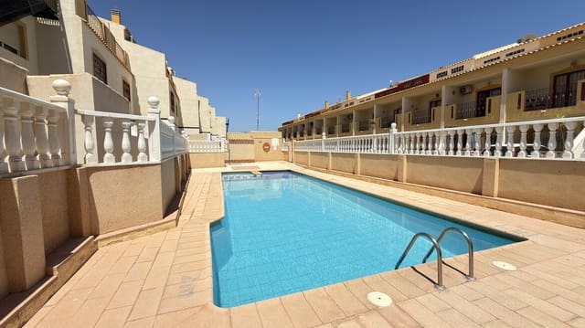 3 soverom Hus til salgs i La Zenia, Orihuela med svømmebasseng - € 209 950 (Ref: 10172517)