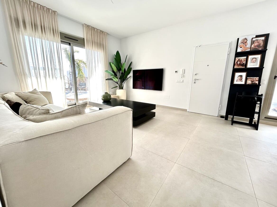 4 bedroom Villa for sale in San Miguel de Salinas with pool - € 605,000 (Ref: 10172520)