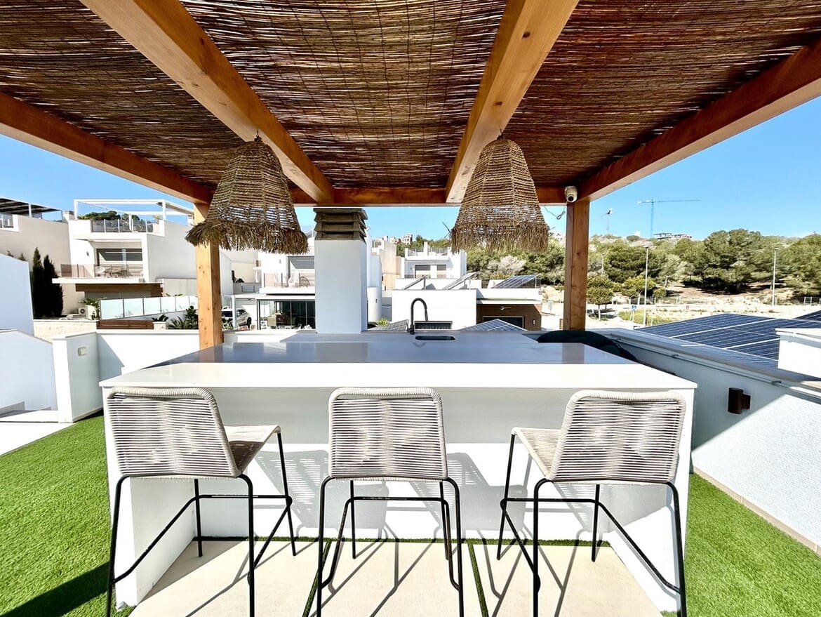4 bedroom Villa for sale in San Miguel de Salinas with pool - € 605,000 (Ref: 10172520)