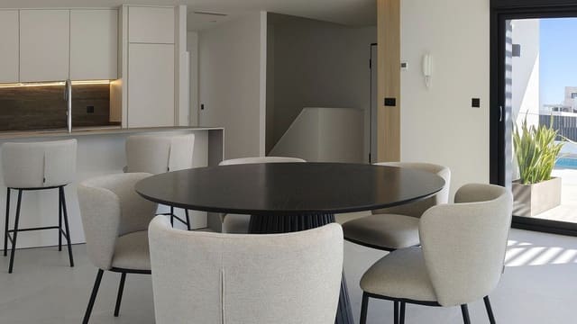 4 slaapkamer Villa te koop in Doña Pepa, Rojales met zwembad garage - € 788.750 (Ref: 10172521)