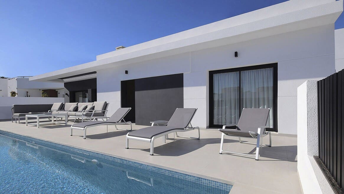 4 slaapkamer Villa te koop in Dona Pepa met zwembad garage - € 788.750 (Ref: 10172521)