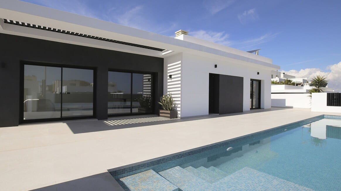 4 slaapkamer Villa te koop in Dona Pepa met zwembad garage - € 788.750 (Ref: 10172521)