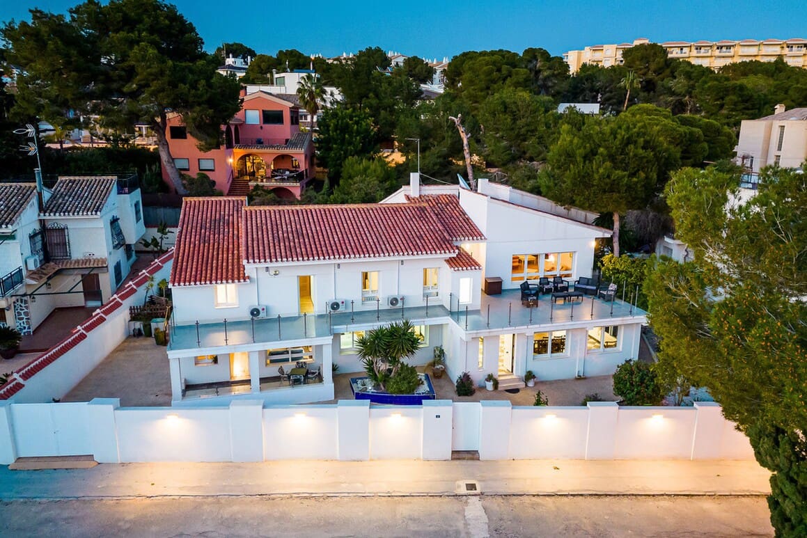 7 soveværelse Villa til salg i Campoamor med swimmingpool garage - € 1.350.000 (Ref: 10172522)