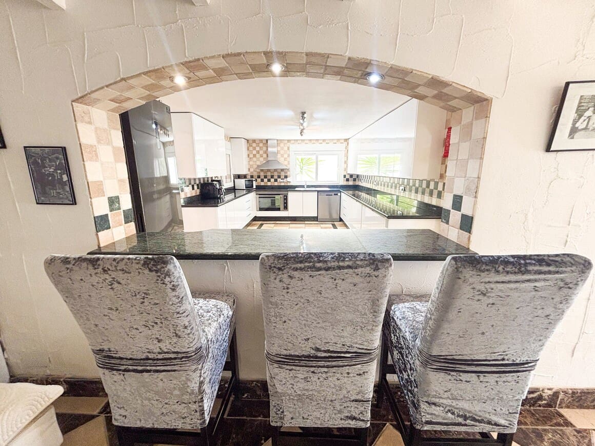 7 soveværelse Villa til salg i Campoamor med swimmingpool garage - € 1.350.000 (Ref: 10172522)