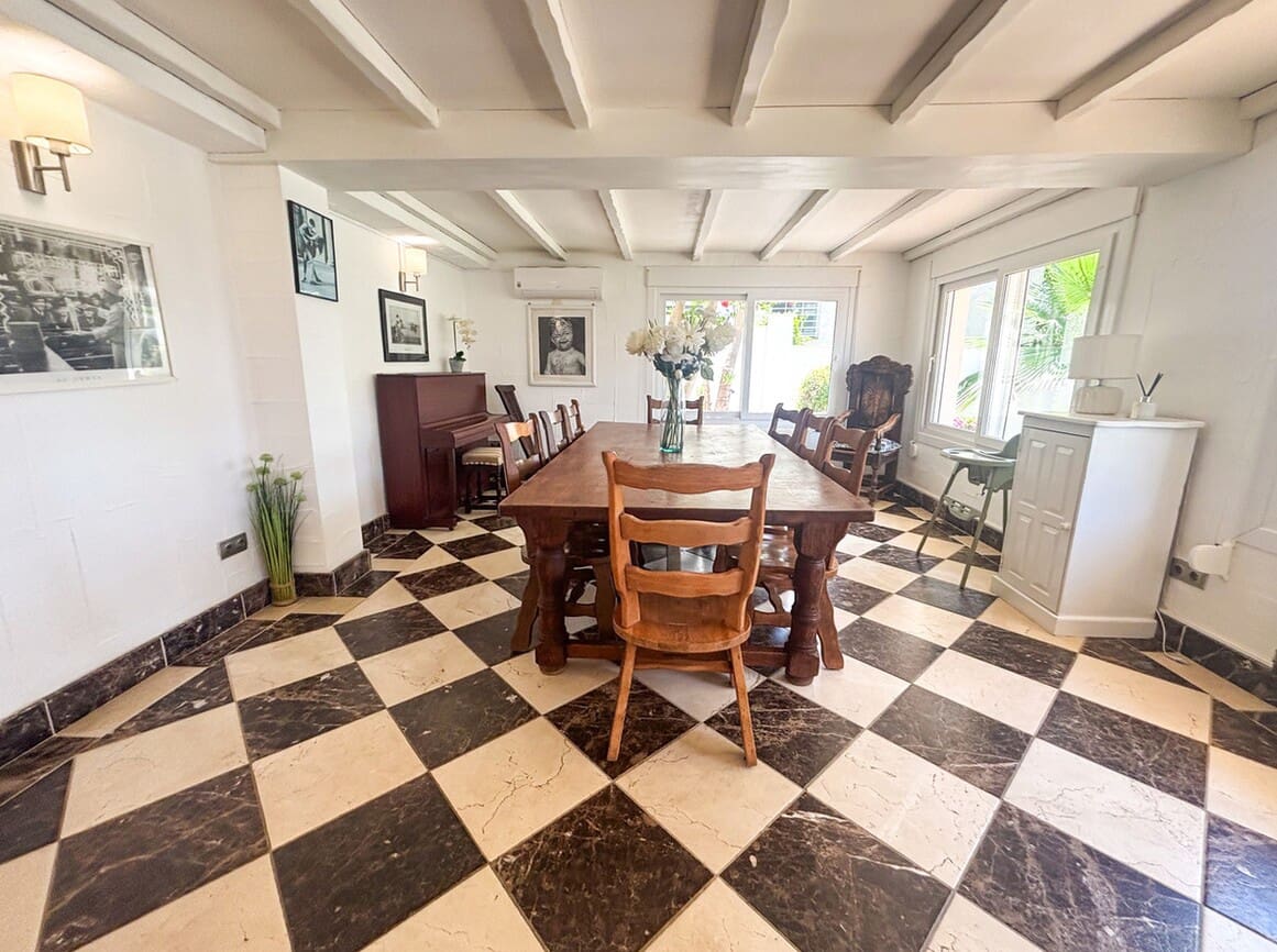 7 soveværelse Villa til salg i Campoamor med swimmingpool garage - € 1.350.000 (Ref: 10172522)