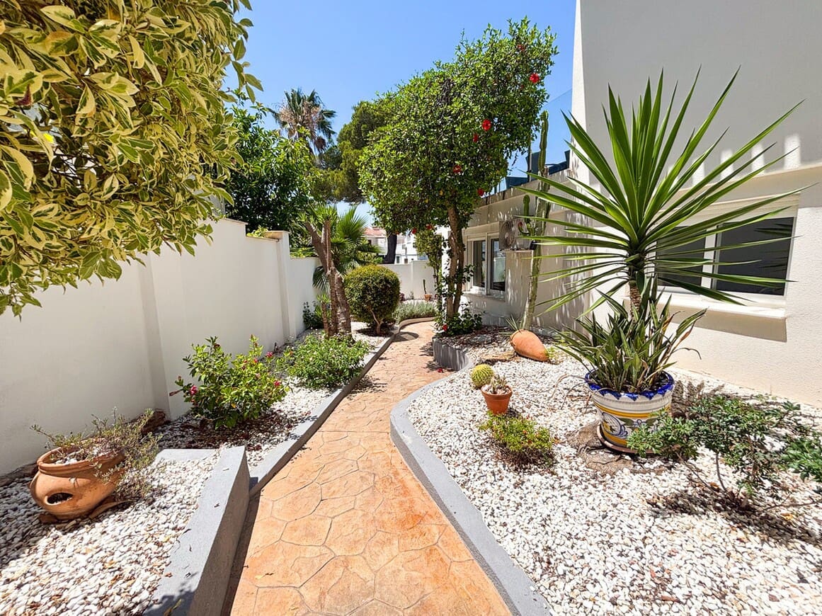 7 soveværelse Villa til salg i Campoamor med swimmingpool garage - € 1.350.000 (Ref: 10172522)