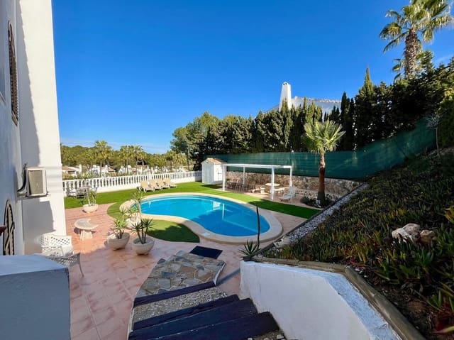 4 camera da letto Villa in vendita in Villamartin, Orihuela con piscina garage - 750.000 € (Rif: 10172523)