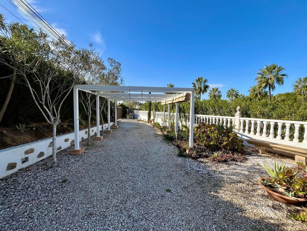 4 soveværelse Villa til salg i Orihuela Costa med swimmingpool garage - € 750.000 (Ref: 10172523)