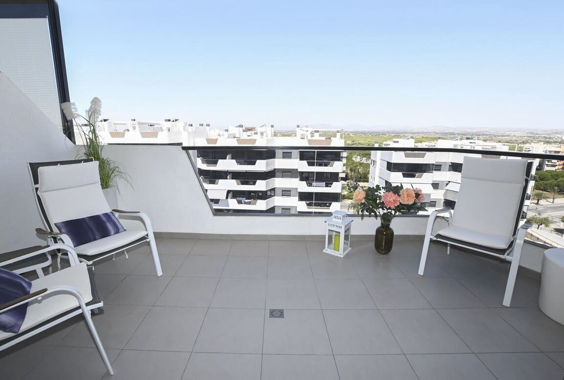 2 bedroom Apartment for sale in Elche / Elx with pool garage - € 449,000 (Ref: 10172524)